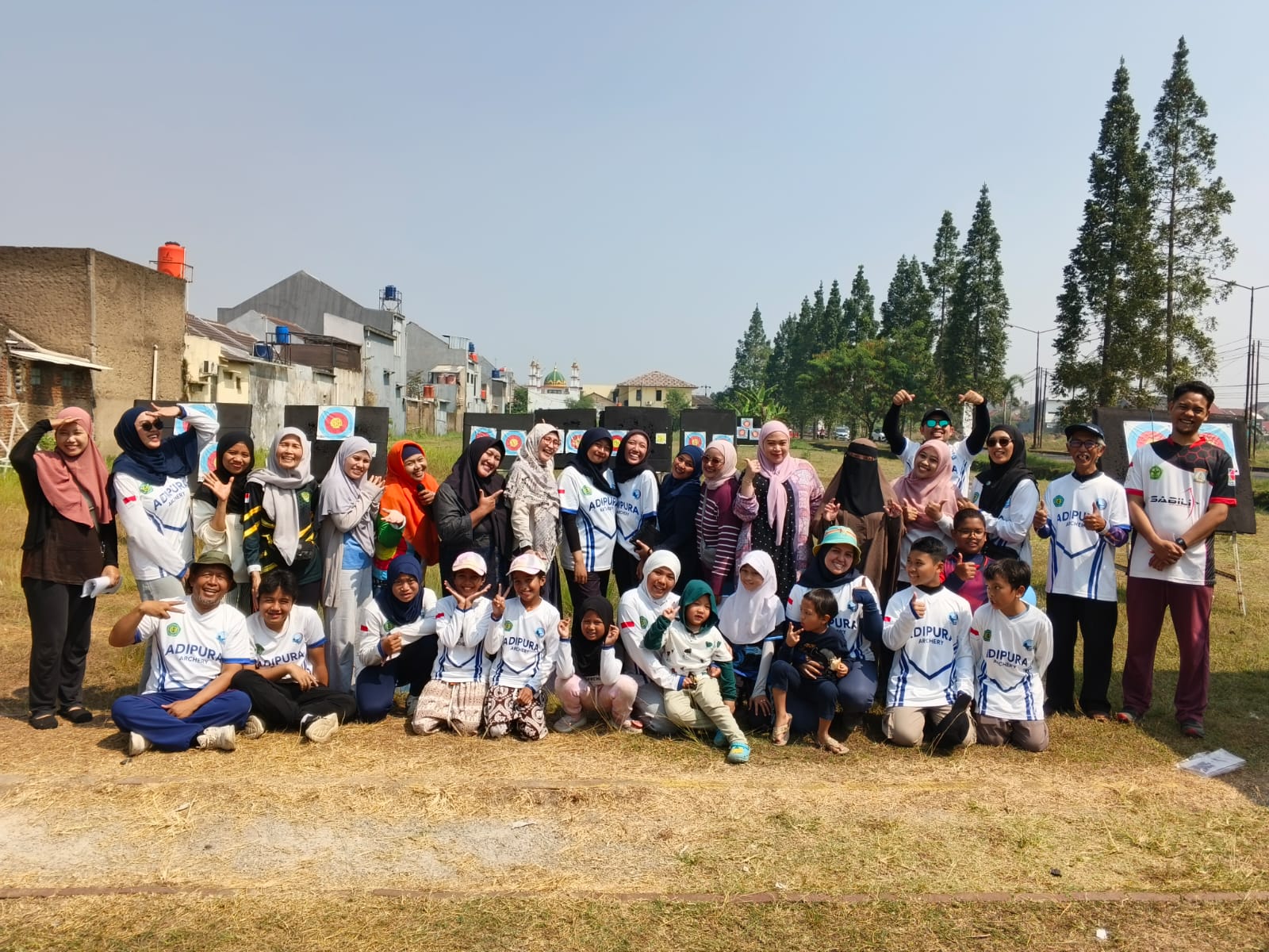 Kebersamaan keluarga besar Adipura Archery Community