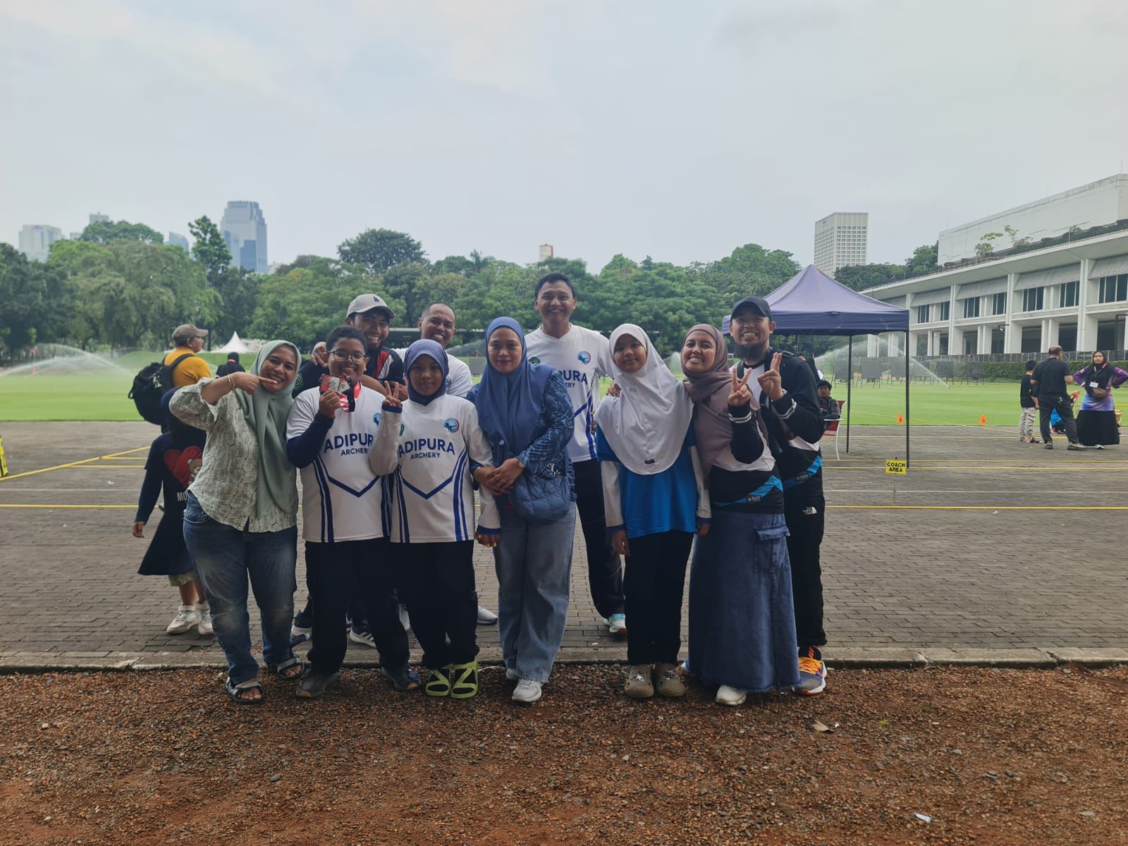 Tim Adipura Archery di ajang kejuaraan panahan